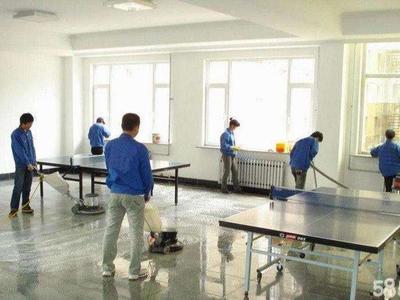 萬潔居家政日常保潔、擦玻璃、家電清洗、甲醛治理、地毯清洗、沙發清洗、開荒保潔、外墻清洗、商場開荒保潔、工程開荒保潔、瓷磚美縫、衣櫥整理、鐘點工等服務